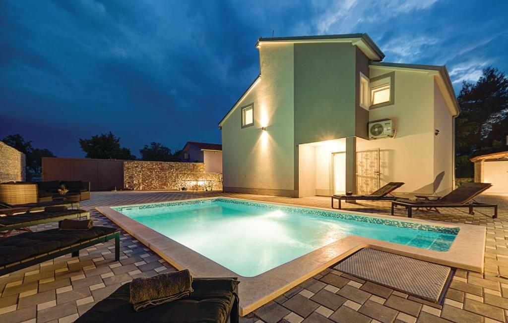 Holiday Home Ivan ペロイ エクステリア 写真